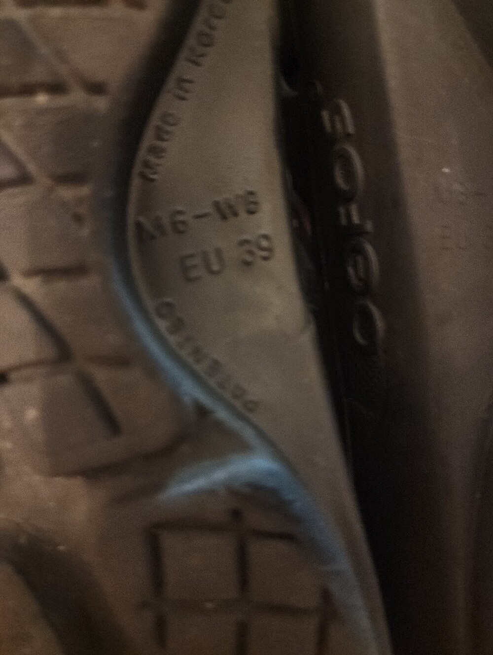 OOFOS Oolala Black Women's Recovery Flip Flop Sandals - Picture 7 of 7